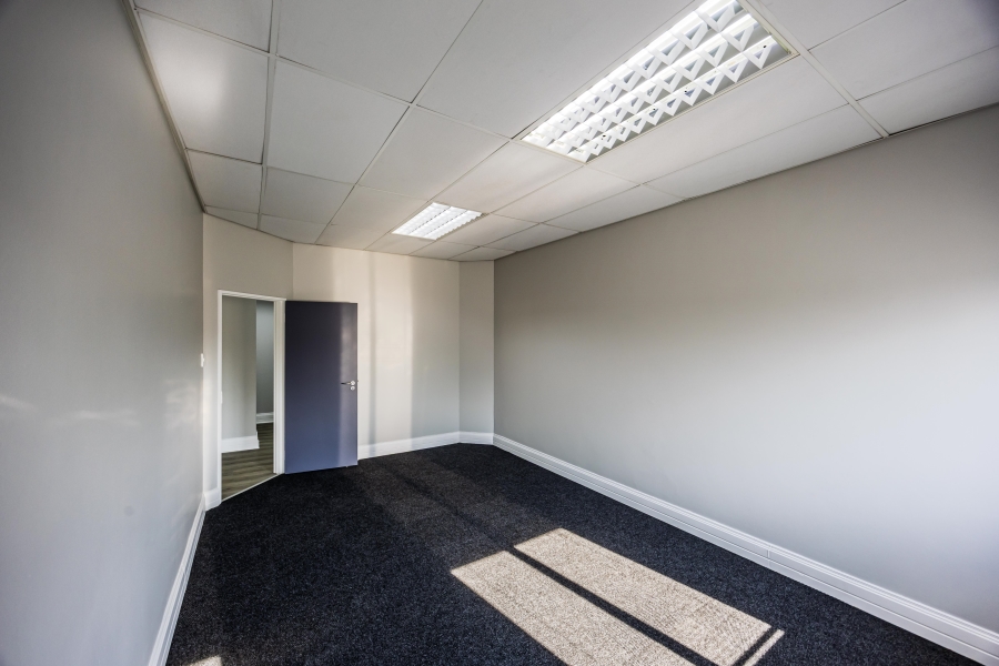 To Let Commercial Property for Rent in Selborne Eastern Cape